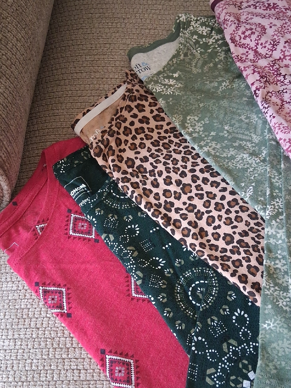 T Shirt Set - Picture 2 of 4
